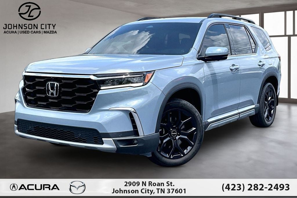 2025 Honda Pilot Elite in Gray Pearl — front three-quarter view