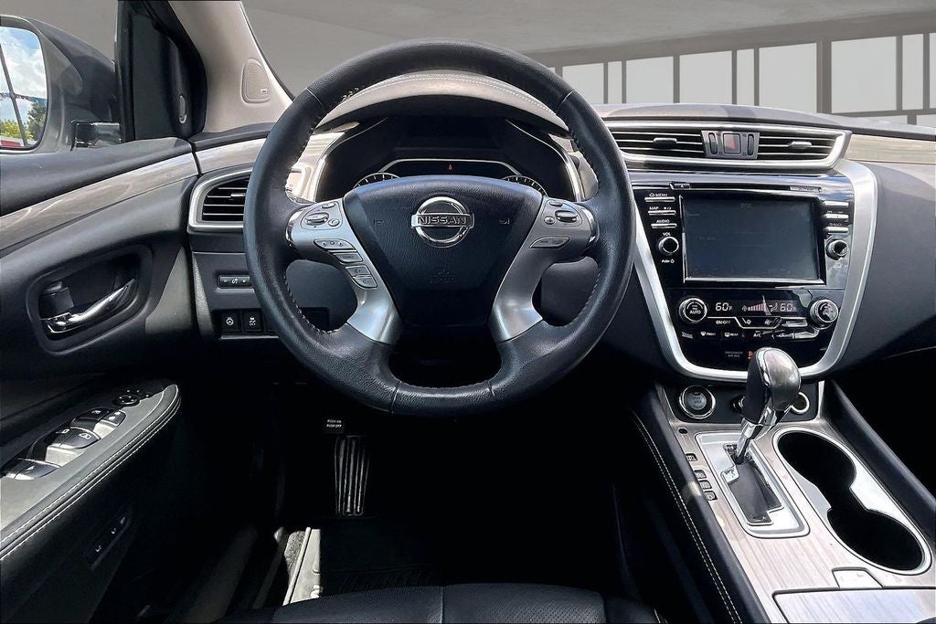2017 Nissan Murano — detail view